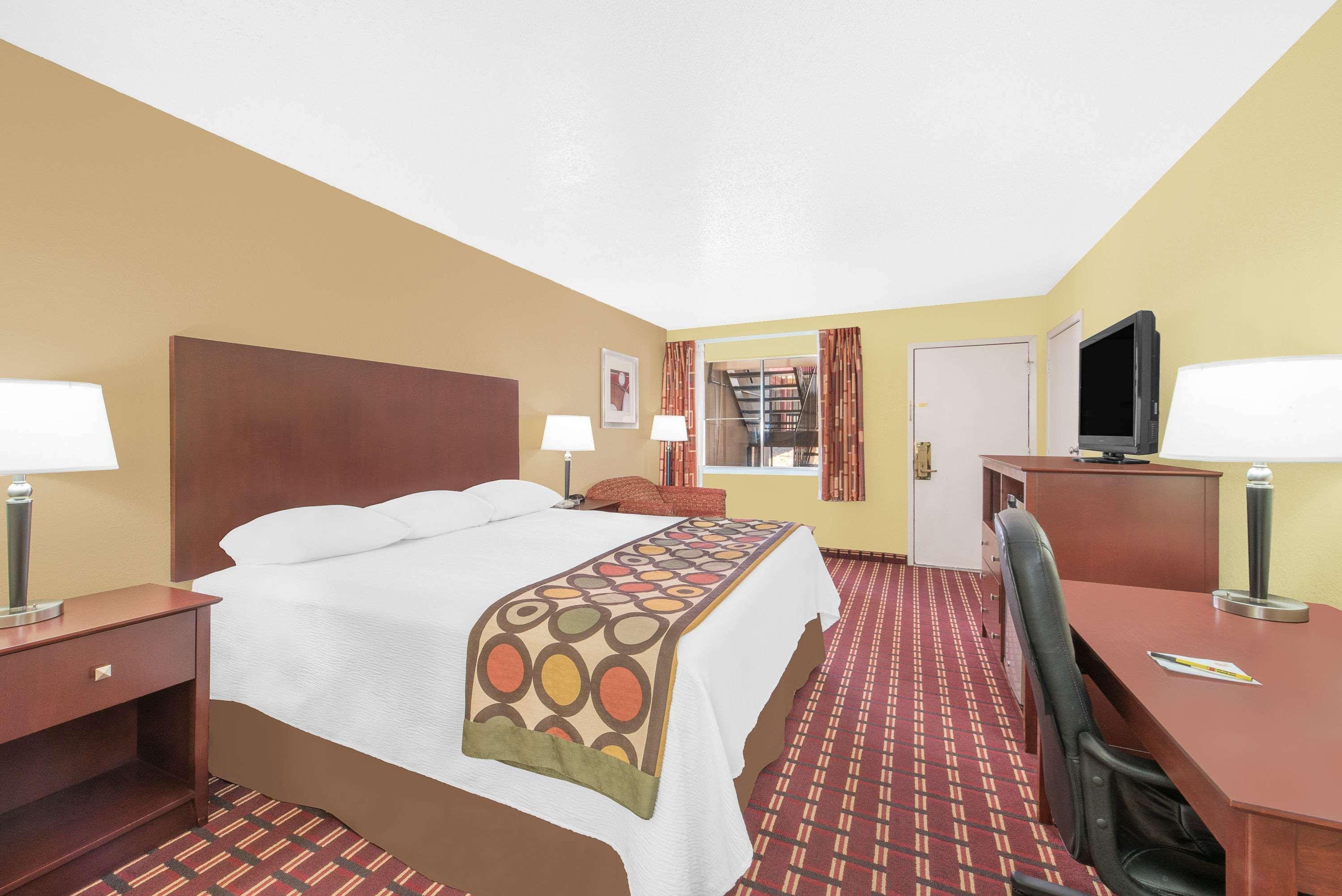 Super 8 By Wyndham Kerrville Tx Exterior foto