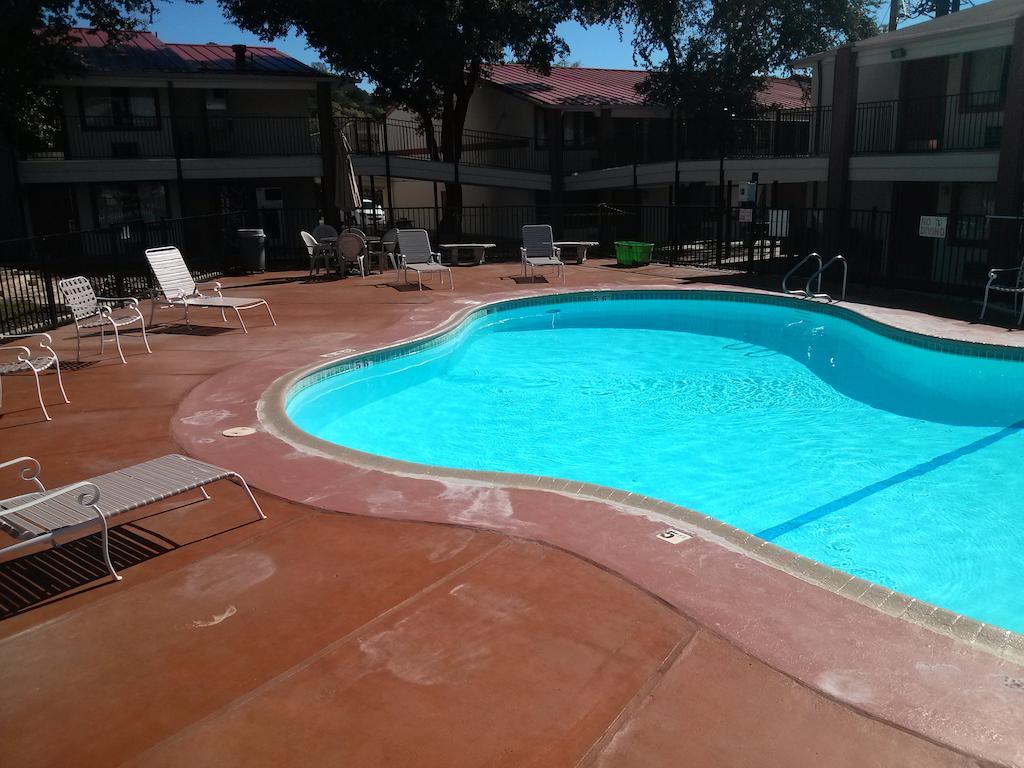 Super 8 By Wyndham Kerrville Tx Exterior foto